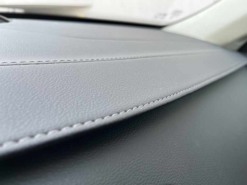 Volvo XC90 T8 AWD ULT B&W VENT VZDUCH 7M* - fotka 15 z 55