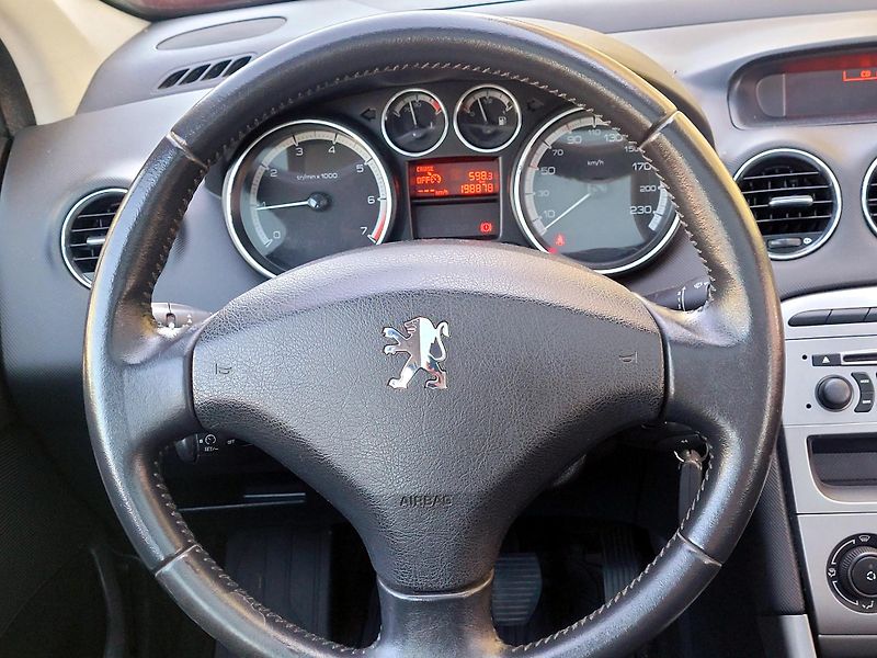Peugeot 308 SW *KLIMA,SERV.KNÍŽKA,7míst  - fotka 27 z 34