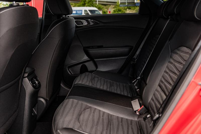 Kia ProCeed 1,5 T-GDi GPF  GT LINE PLUS - fotka 22 z 23