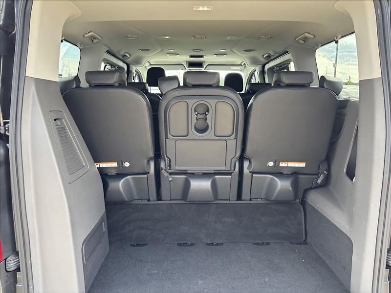 Ford Tourneo Custom 2,0 EcoBlue Titanium X 136kW - fotka 11 z 45