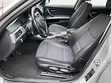 BMW Řada 3 (2008) 2.0D 320d xDrive, Bixen - náhled 9
