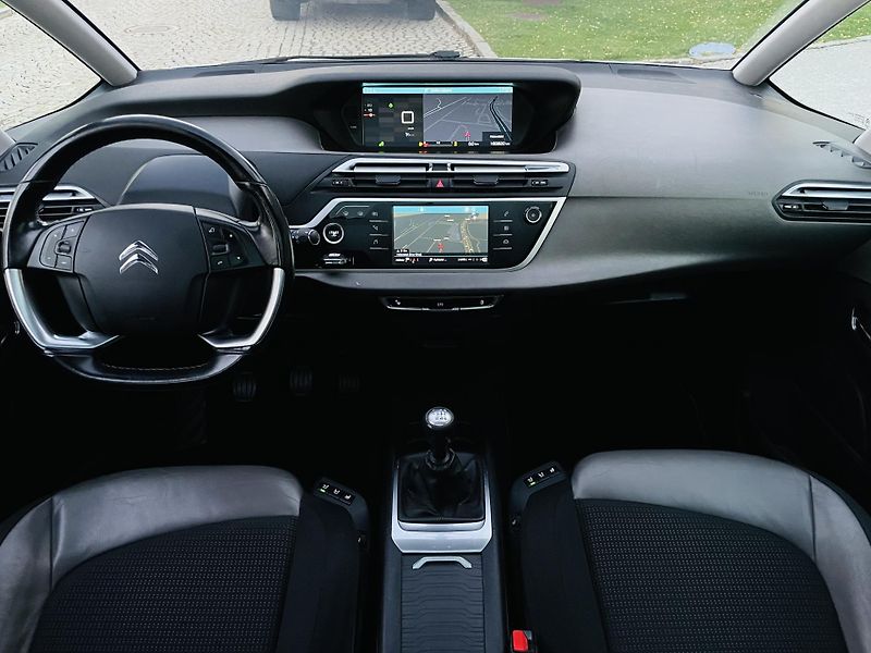 Citroën Grand C4 Picasso 2.0HDi MANUÁL 7MÍST KAMERY 360 - fotka 25 z 52