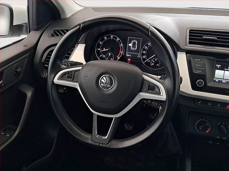Škoda Fabia (2015) 1.2 TSI, Park. senzory - fotka 14 z 16