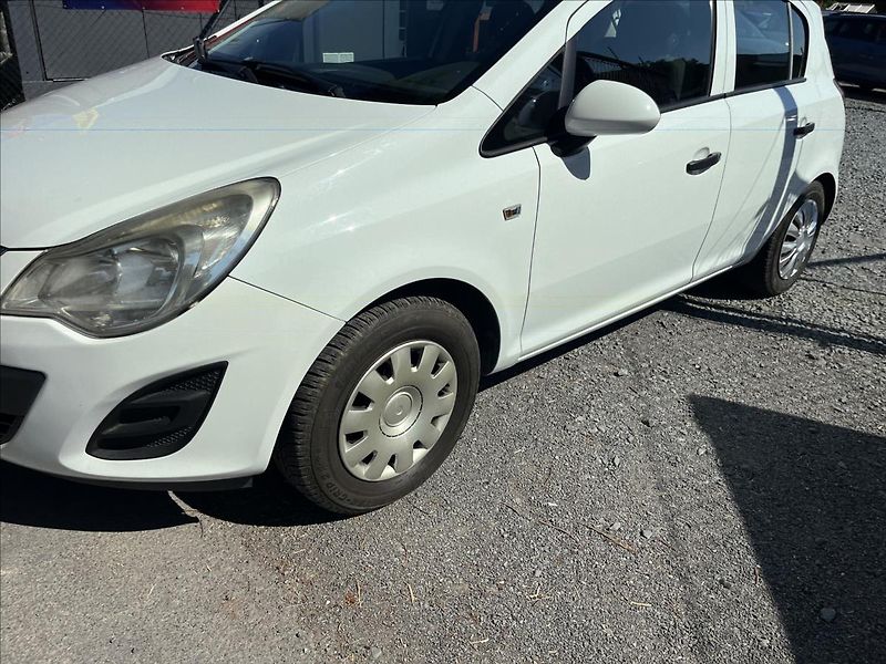 Opel Corsa 1,3 CDTi  Nová STK,Tažné,Klima - fotka 31 z 40