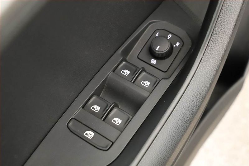 Škoda Karoq (2020) 1.0 TSI, Tempomat - fotka 11 z 14