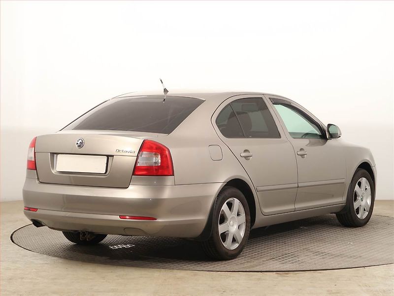 Škoda Octavia (2011) Ambition 1.2 TSI - fotka 5 z 13