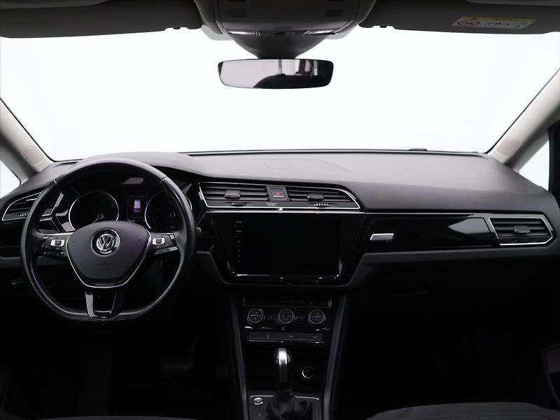 Volkswagen Touran 2,0 TDI DSG Parorama Navi - fotka 20 z 28