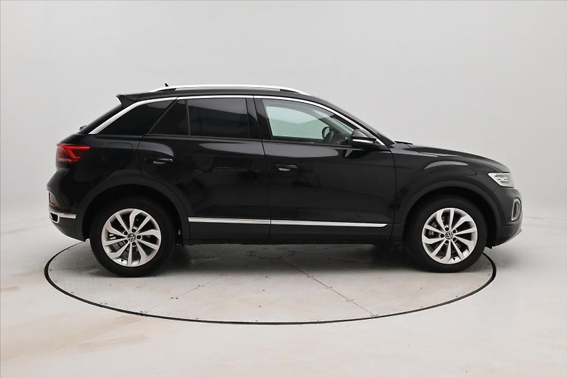 Volkswagen T-Roc 2,0 TDI 110kW DSG Style Plus Z - fotka 4 z 31