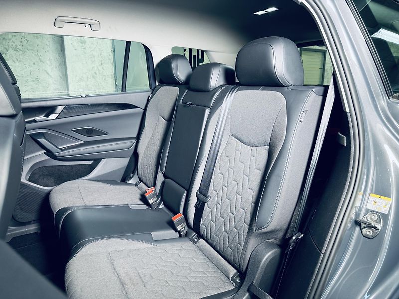 Volkswagen Tayron (2025) 2.0*TDi*4M*ZÁRUKA*¨7M*IQ-Light - fotka 32 z 39
