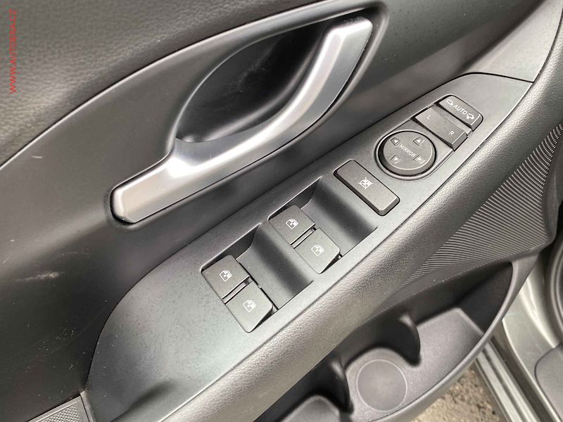 Hyundai i30 (2021) 1.5 GDi, ČR, servis.kniha - fotka 13 z 19