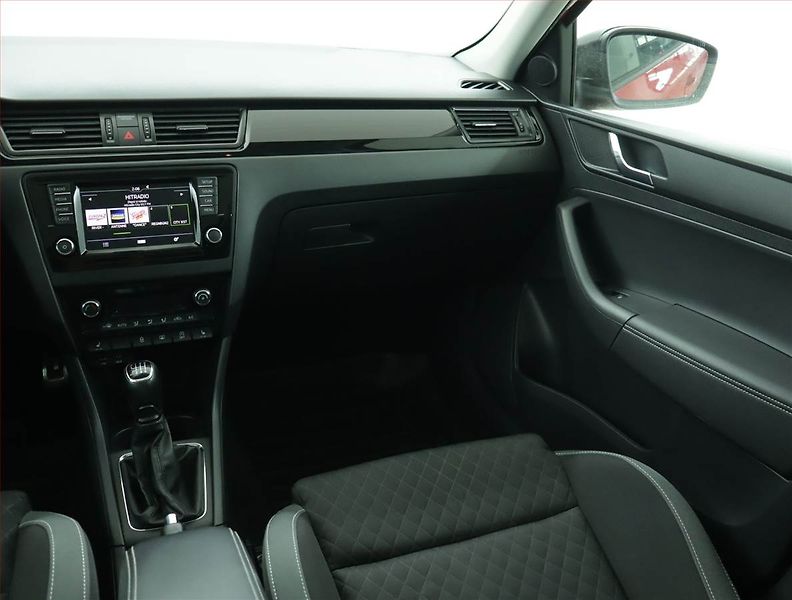 Škoda Rapid (2017) Spaceback 1.2 TSI, Serv.kniha - fotka 8 z 16
