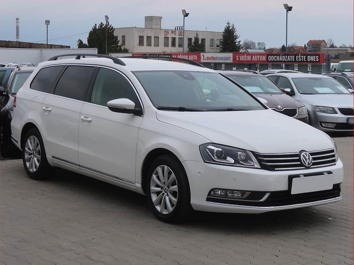 Volkswagen Passat 2.0 TDI, Navi, Xenony