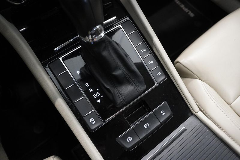 Škoda Superb (2019) 2.0TDi 110 kW, DSG7+ZIMNÍ SADA - fotka 23 z 35
