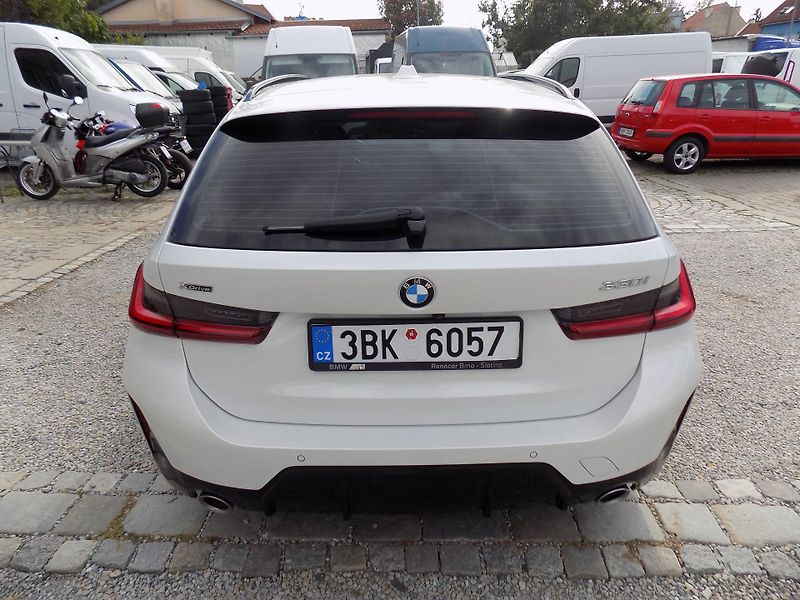 BMW Řada 3 330I 180 KW M SPORT XDRIVE - fotka 11 z 39