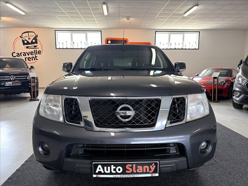 Nissan Navara 2,5 dCi 140kW,Hardtop,po servi - fotka 6 z 28