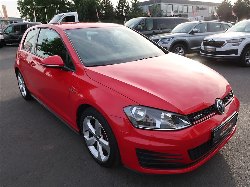 Volkswagen Golf 2,0 TSi,162kW,GTI,NovéČR - fotka 2 z 22