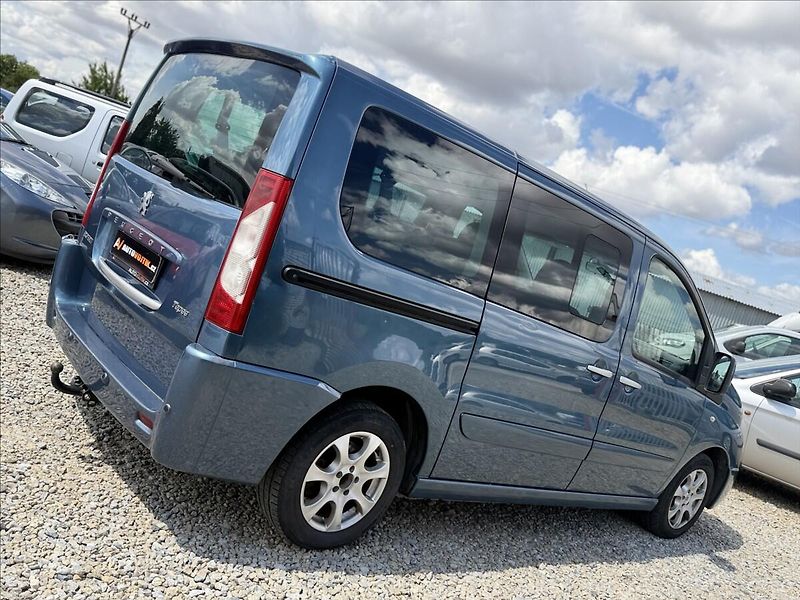 Peugeot Expert 2,0 100kW NAVI,TAŽNÉ,8 SEDADEL - fotka 5 z 28