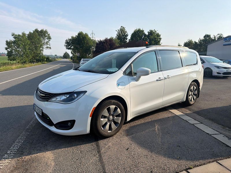 Chrysler Pacifica (2019)  3,6 L DVD Hybrid Plug In 2019 - fotografie inzerátu