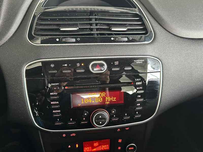 Fiat Punto 1.4i,ČR - fotka 10 z 15