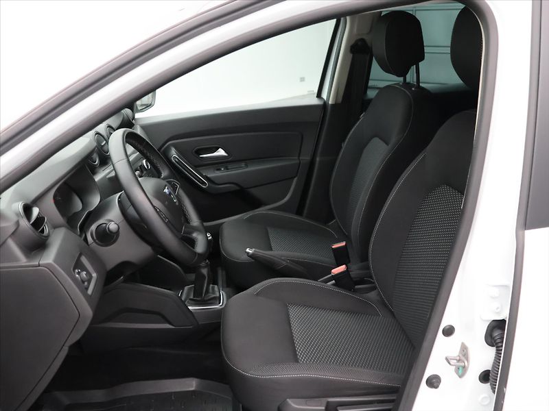 Dacia Duster 1,3 TCe 96kW Comfort - fotka 10 z 25
