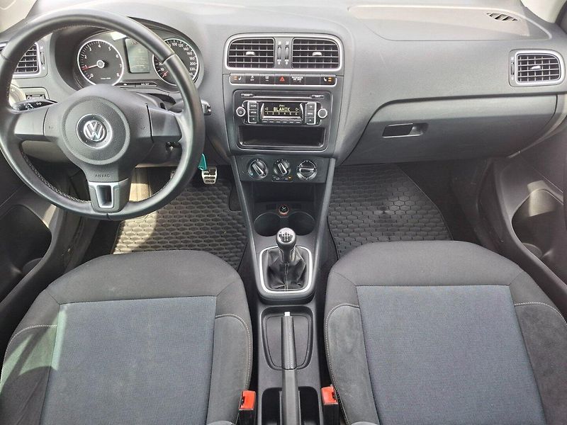Volkswagen Polo (2012) 1.4i 63kW STYLE -VÝBAVA! - fotka 10 z 37