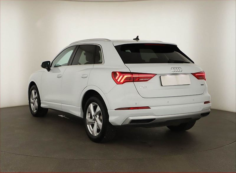 Audi Q3 (2021) Advanced 45 TFSI - fotka 4 z 18