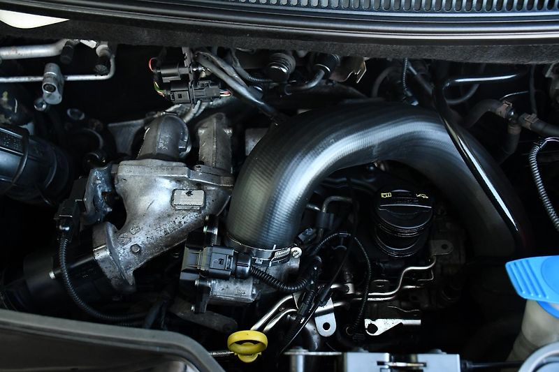 Volkswagen Multivan 2.0TDi ČR 7.MÍST TAŽNÉ M.TOP - fotka 37 z 38
