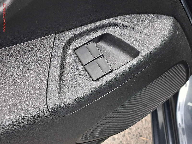 Toyota Aygo (2015) 1.0i, AC, tempo - fotka 11 z 16