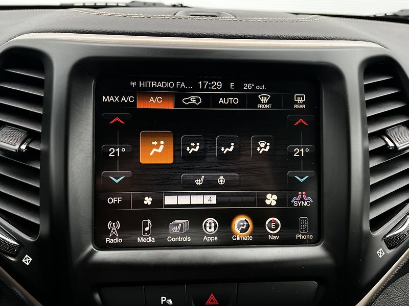 Jeep Cherokee 2.2 147kW 4x4 9.ZF Night Eagle - fotka 15 z 23