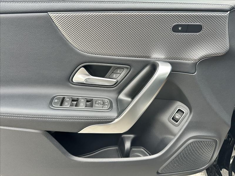 Mercedes-Benz CLA 200 Progressive - fotka 11 z 11