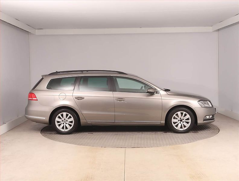 Volkswagen Passat (2014) Comfortline 2.0 TDI, Automat - fotka 6 z 18