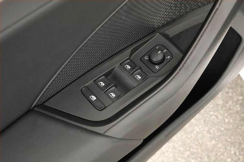 Škoda Octavia (2023) Style Plus 1.5 TSI e-tec - fotka 9 z 20