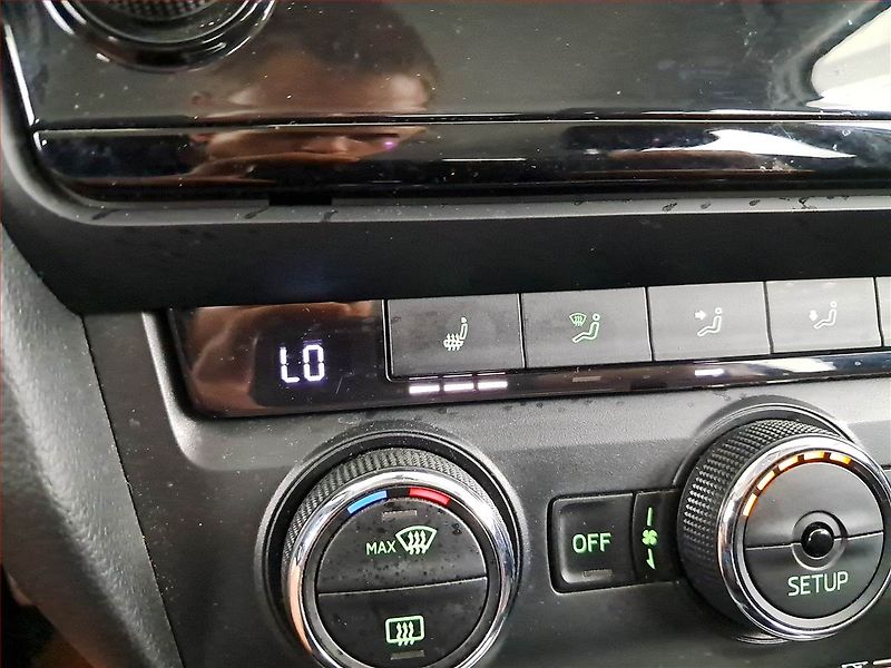 Škoda Octavia (2014) Ambition 1.2 TSI, Navi - fotka 18 z 22