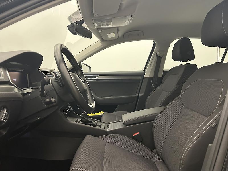 Škoda Superb 2.0 TDI 4x4 Style - fotka 16 z 24