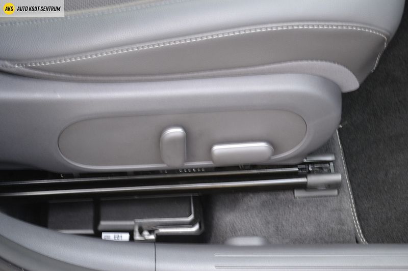 Hyundai Kona 1.0T-GDI DCT STYLE ECO TT - fotka 12 z 54
