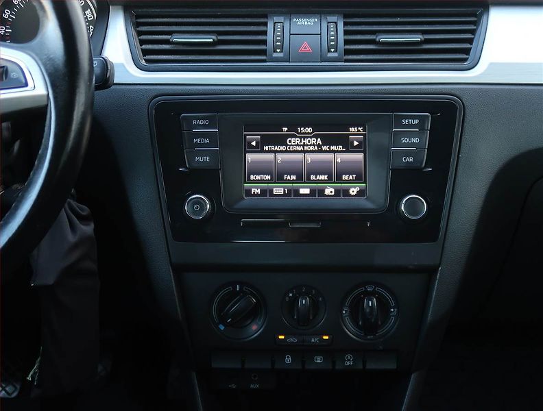 Škoda Rapid (2015) Spaceback 1.2 TSI, Serv.kniha - fotka 12 z 16
