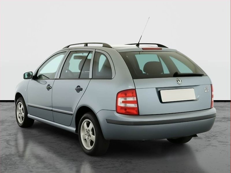 Škoda Fabia (2006) 1.2 12V, rezervace - fotka 4 z 16