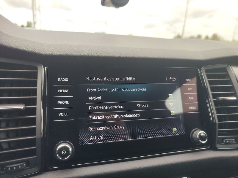 Škoda Kodiaq 2.0 TDI/110kW Sportline 4x4 - fotka 22 z 34
