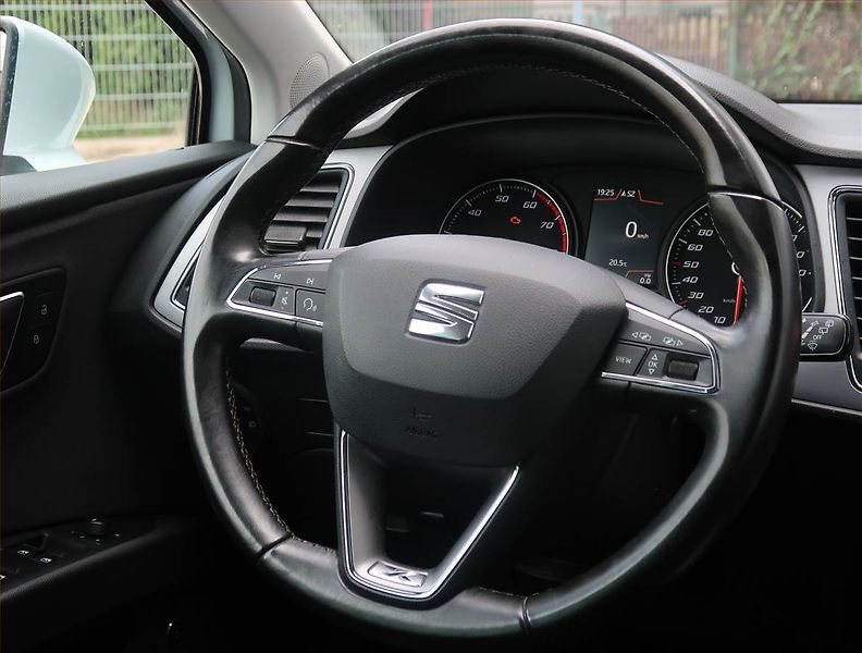 Seat Leon (2020) 1.5 TSI, Kůže, Navi, Tempomat - fotka 17 z 19