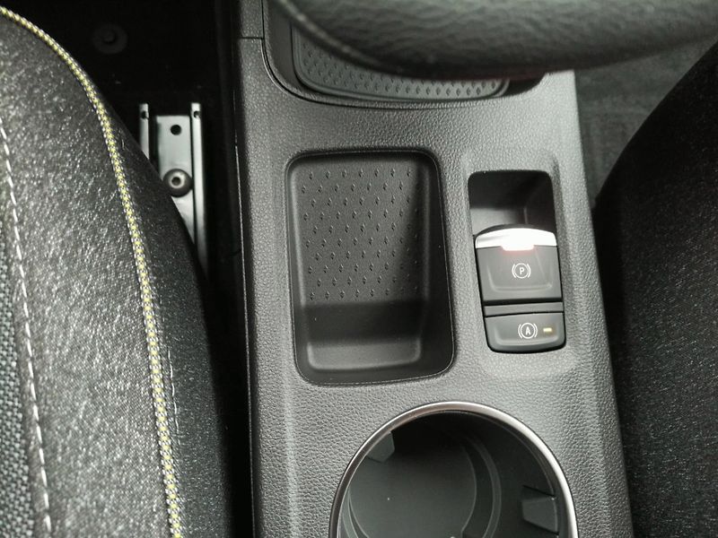 Renault Captur (2026) techno mild hybrid 140 EDC - fotka 19 z 27