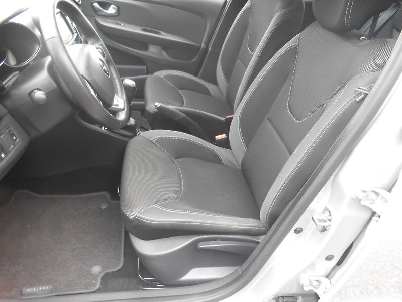 Renault Clio 0,9TCe,NAVI, CHROM, 65TKM - fotka 24 z 39