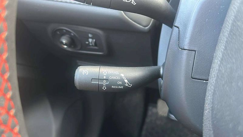 MG ZS Essential 1,5 78kW MT5/1512 - fotka 12 z 20