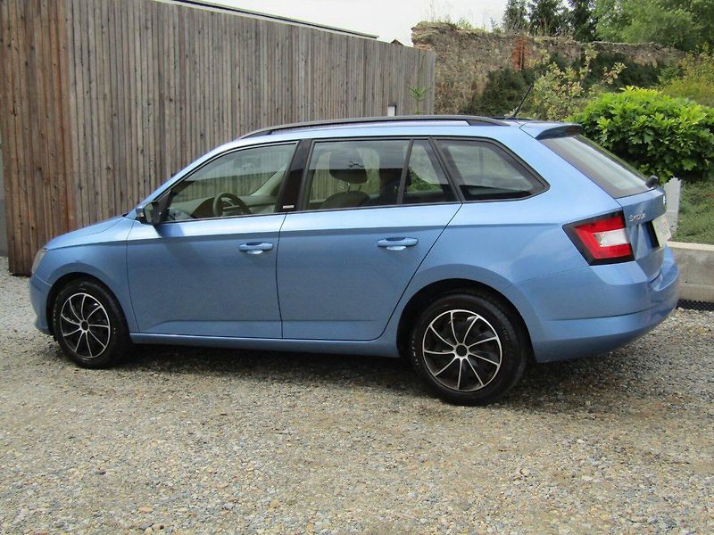 Škoda Fabia (2016) 1.2 TSI 66kW  ZIMNÍ+LETNÍ PNEU - fotka 4 z 36