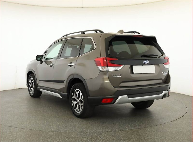 Subaru Forester (2020) 2.0 e-Boxer MHEV - fotka 4 z 19
