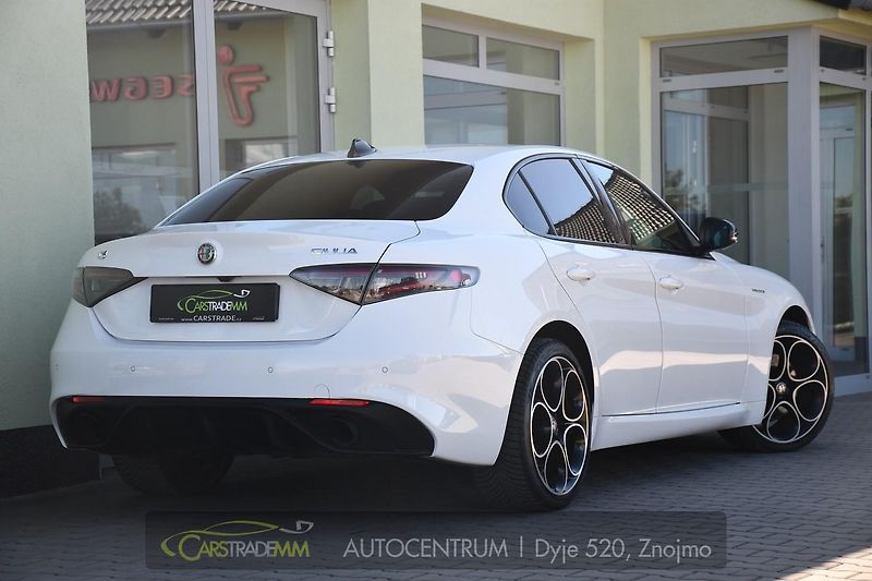 Alfa Romeo Giulia 2.0 TURBO 16V 206kW Q4 VELOCE - fotka 5 z 42