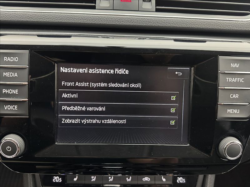 Škoda Superb 2,0 DSG STYLE+ CANTON DPH ČR - fotka 19 z 38
