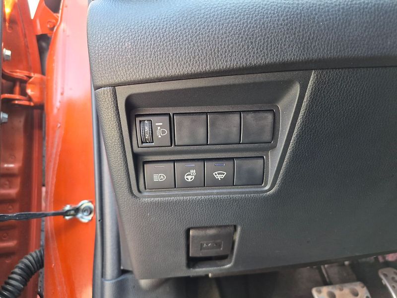 Toyota Yaris Cross GR SPORT 1,5 Hybrid 85KW - fotka 14 z 19