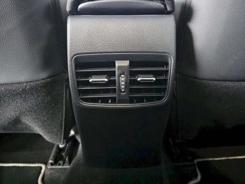Toyota Corolla (2024) TS 1.8HEV 140k Style - fotka 22 z 28