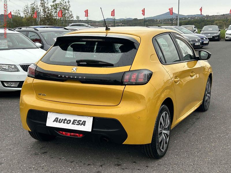 Peugeot 208 (2023) 1.2 PT, 1.maj,ČR, Temp., AC - fotka 4 z 16
