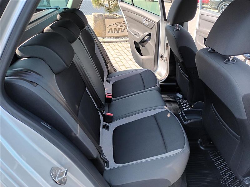 Škoda Fabia 1,2 TSI,66KW,DIGIKLIMA,TEMPOMA - fotka 20 z 36
